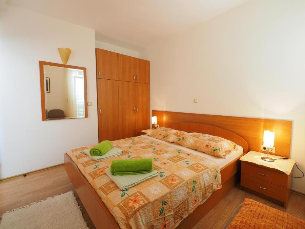 Apartments & Room Eva Slano Bagian luar foto