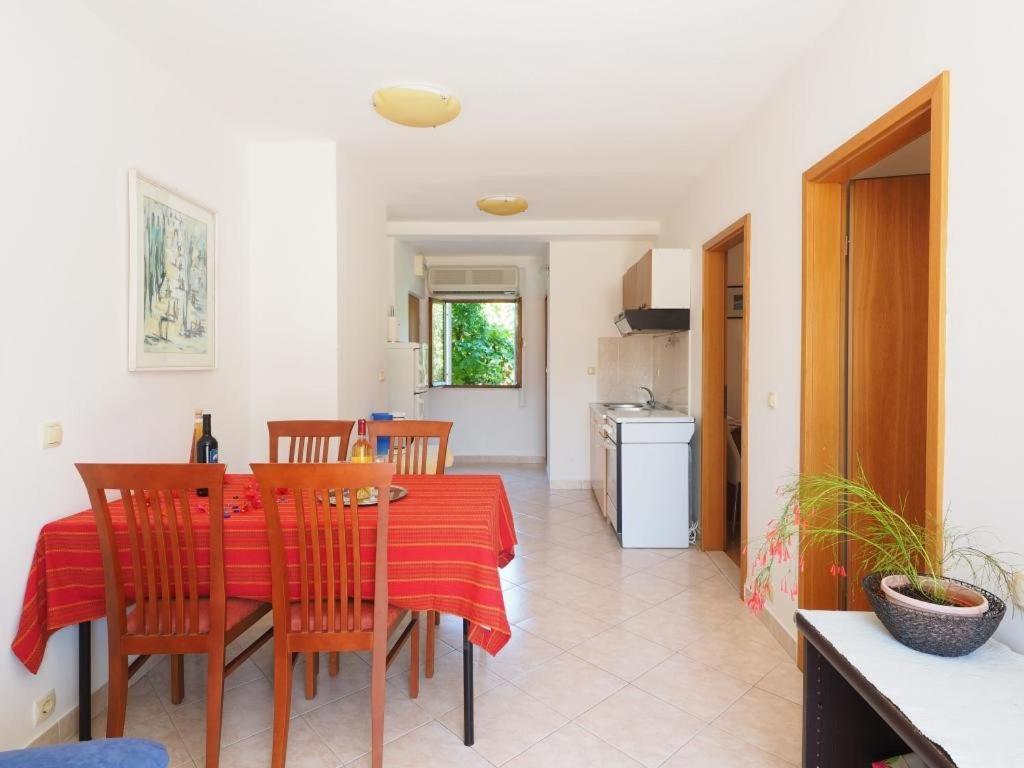 Apartments & Room Eva Slano Bagian luar foto
